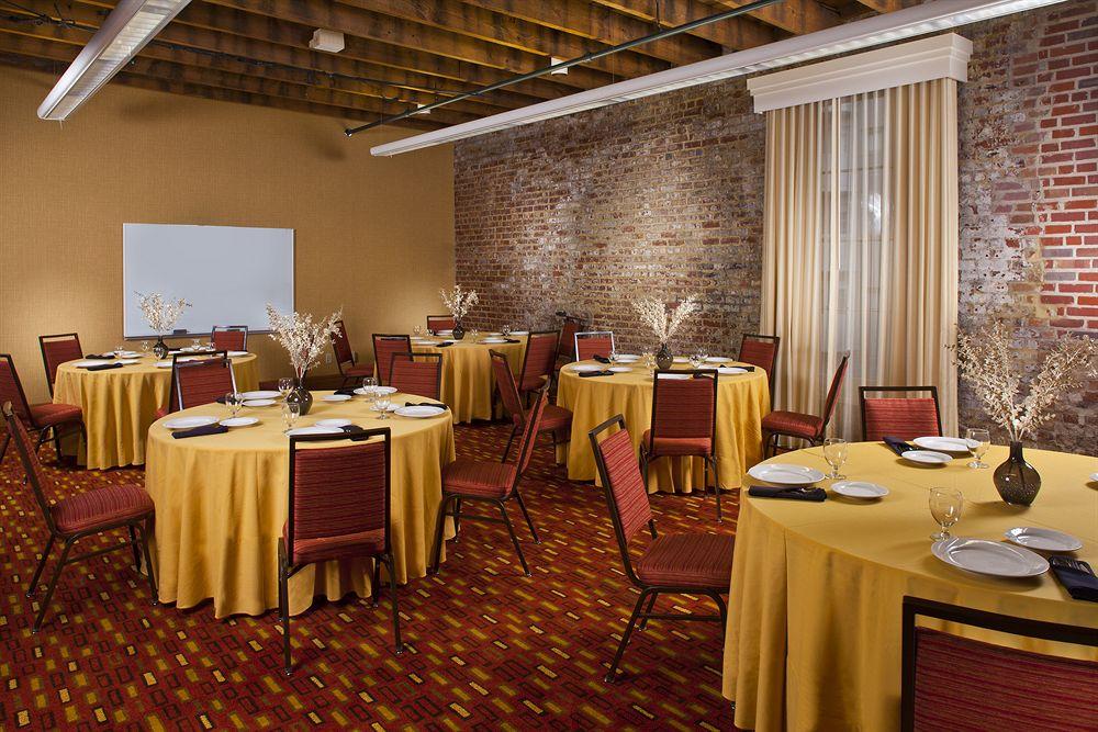 Courtyard By Marriott New Orleans Warehouse Arts District Hotel Екстериор снимка