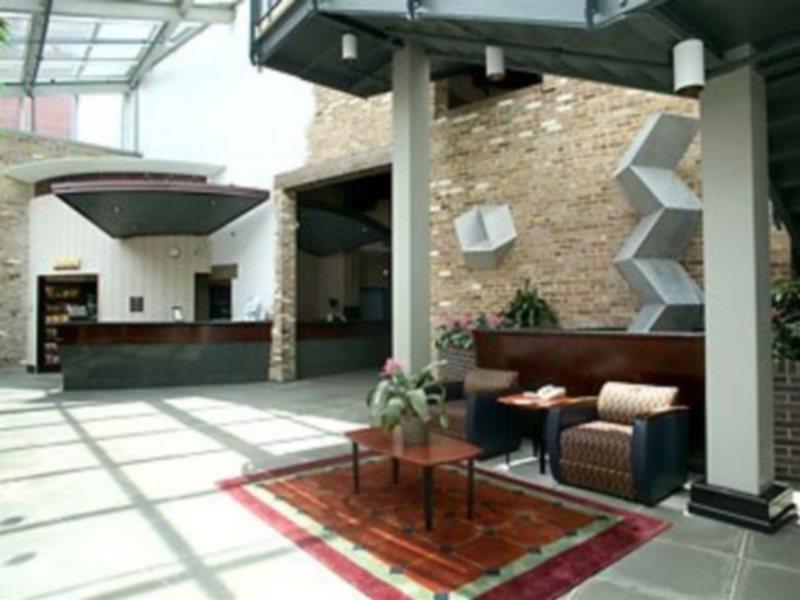 Courtyard By Marriott New Orleans Warehouse Arts District Hotel Екстериор снимка