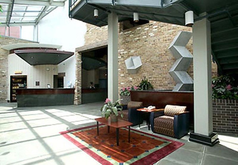 Courtyard By Marriott New Orleans Warehouse Arts District Hotel Интериор снимка