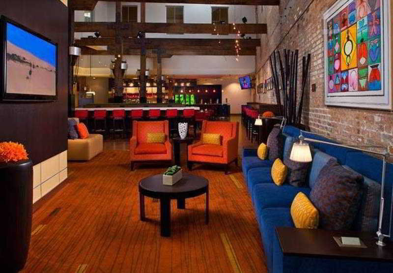 Courtyard By Marriott New Orleans Warehouse Arts District Hotel Екстериор снимка