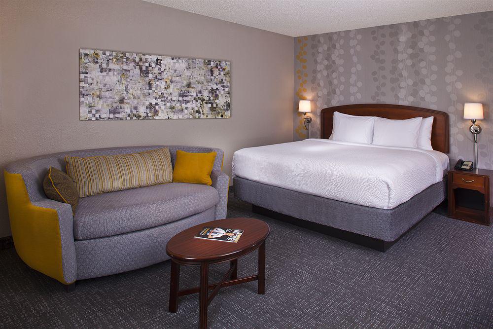 Courtyard By Marriott New Orleans Warehouse Arts District Hotel Екстериор снимка